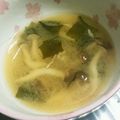 もぐ・ω・くま's cooksnap of when they made ＊低カロリー＊しめじと若芽の味噌汁＊.