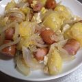 くろさとる's cooksnap of when they made じゃが芋と玉ねぎとウインナーの卵炒め.