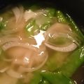 あずきまめっち's cooksnap of when they made 新玉ねぎto絹さやの味噌汁.