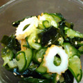 RUMI180's cooksnap of when they made 春の味！わかめときゅうりと竹輪の酢の物.