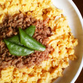 kaori5548's cooksnap of when they made ひまわり丼＊挽き肉たまご.