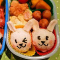 monemaruku's cooksnap of when they made 簡単ちくわでうさぎおにぎり♪キャラ弁.