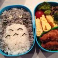 A子／平日のおやつ's cooksnap of when they made ＊*トトロ＆まっくろくろすけ*＊キャラ弁.