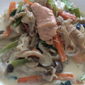 ☆なっつぼん☆'s cooksnap of when they made 簡単美味しい！鮭とキノコのクリーム煮.