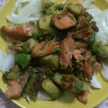 クックRYTDC4☆'s cooksnap of when they made 簡単！鮭とアボカドの醤油炒め.