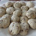 taimiz's cooksnap of when they made 簡単★アーモンドチョコクッキー.