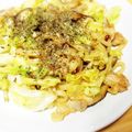 レオン犬's cooksnap of when they made 冷凍うどんで春キャベツと豚肉焼きペペロン.