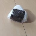 きらり流れ星's cooksnap of when they made 鮭のおにぎりにチーズを入れてみました.