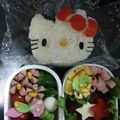 hoshiyuyu☆'s cooksnap of when they made キャラ弁❤キティちゃんおにぎり❤.