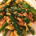 senyosan's cooksnap of when they made にんにくの芽とベーコン、卵炒め.