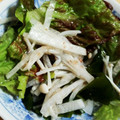 ひめる＠魔女見習い's cooksnap of when they made 大根とわかめとえのきの梅サラダ.