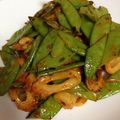 りょうこのはは's cooksnap of when they made 絹さやと竹輪の豆板醤マヨ炒め.