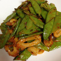 りょうこのはは's cooksnap of when they made 絹さやと竹輪の豆板醤マヨ炒め.