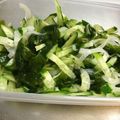 MIDORI翠's cooksnap of when they made 酢玉ねぎで、ワカメの酢の物.