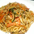 yanami's cooksnap of when they made ★我が家の定番♪ｼﾝﾌﾟﾙ焼きうどん★.