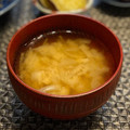 ちゃぴ♥'s cooksnap of when they made ✽玉ねぎとえのき茸の味噌汁✽.