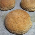 ジュンべぇ's cooksnap of when they made 捨てないで！酵母液のぶどう入り丸パン.