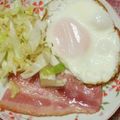 みゆwaco 's cooksnap of when they made 和風でさっぱり〜ベーコンエッグキャベ丼♪.