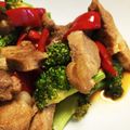 紅いも７３'s cooksnap of when they made 鶏肉とブロッコリーのピリ辛炒め.