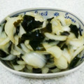 abcdefghｉｊ's cooksnap of when they made 超～簡単ワカメと新玉ねぎ炒め.