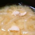 takawoman's cooksnap of when they made 玉葱たっぷり豚肉生姜の旨味味噌汁.