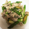 Myめろ♬'s cooksnap of when they made 簡単♪アスパラと豚肉のマヨ炒め.