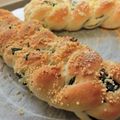 sunita's cooksnap of when they made ほうれん草&チーズの三つ編みパン.