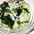 あづちん☆☆☆'s cooksnap of when they made 簡単〜わかめと胡瓜としらすの酢の物〜.