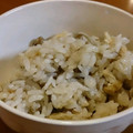 harumaimam's cooksnap of when they made ■きのこと油揚げのウマウマ炊き込みご飯■.