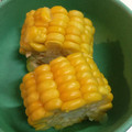 たにたーに's cooksnap of when they made レンジで3分！　蒸しとうもろこし.