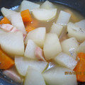ちゃみ's cooksnap of when they made ちょっぴり洋風♪ベーコンと大根の煮物.
