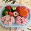yacci108's cooksnap of when they made 梅雨弁当♡紫陽花おにぎりとかたつむり.