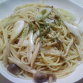 soraまま's cooksnap of when they made 長ネギとしめじの和風パスタ.