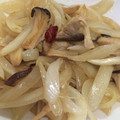 やぎえ's cooksnap of when they made 玉ねぎときのこのペペロンチーノ風炒め.