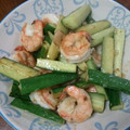 hitomiria's cooksnap of when they made エビときゅうりの炒め物～レモン風味～.