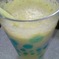 ギバ肉's cooksnap of when they made りんごとパインのヨーグルト スムージー.