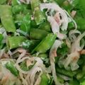 新米ママの時短飯's cooksnap of when they made 絹さやと新玉ねぎのツナサラダ.