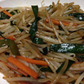 紅茶とチーズケーキ's cooksnap of when they made 簡単にら&もやし♪オイスターソース炒め.