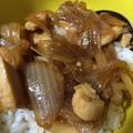 はじ丸△'s cooksnap of when they made 鶏玉ねぎの甘辛簡単丼♡.
