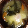 夕飯は６時です's cooksnap of when they made たまごまるごと♪なつかし～味噌汁◆.