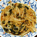 amjkao's cooksnap of when they made 焼肉のタレで♪もやしとワカメの黄金ナムル.