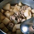 yuriyukiy's cooksnap of when they made 簡単！大根と豚肉の煮物♪.