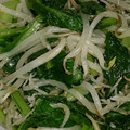 悩む母ちゃん's cooksnap of when they made もやしと小松菜の簡単和え物.