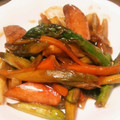 クックS7W4VK☆'s cooksnap of when they made アスパラと新玉ねぎとソーセージの炒め物.