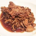 ペコちゃん♬'s cooksnap of when they made 豚肉としめじ炒め.