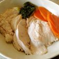 momocat8's cooksnap of when they made 寝てる間にしっとり茹で鶏！スープも旨し！.