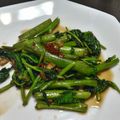TakYmtn's cooksnap of when they made ベトナム風　空芯菜とニンニクの塩炒め.