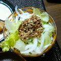 はらだぺこちゃん's cooksnap of when they made 材料3つ♡新玉ねぎとレタスのおかかサラダ.