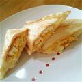 maaaaaru's cooksnap of when they made ♡卵とチーズのまろやかホットサンド♡.