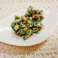 ぼんちゅう食堂's cooksnap of when they made 美味しい！春菊と胡桃とツナ缶の和え物.